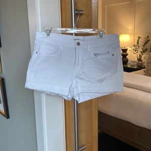 Old Navy Mid-rise Boyfriend Shorts in white